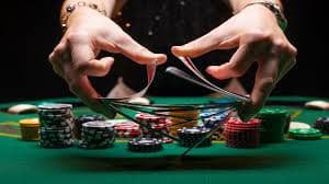 Tampilan meja roulette live dengan dealer profesional dan antarmuka ponsel